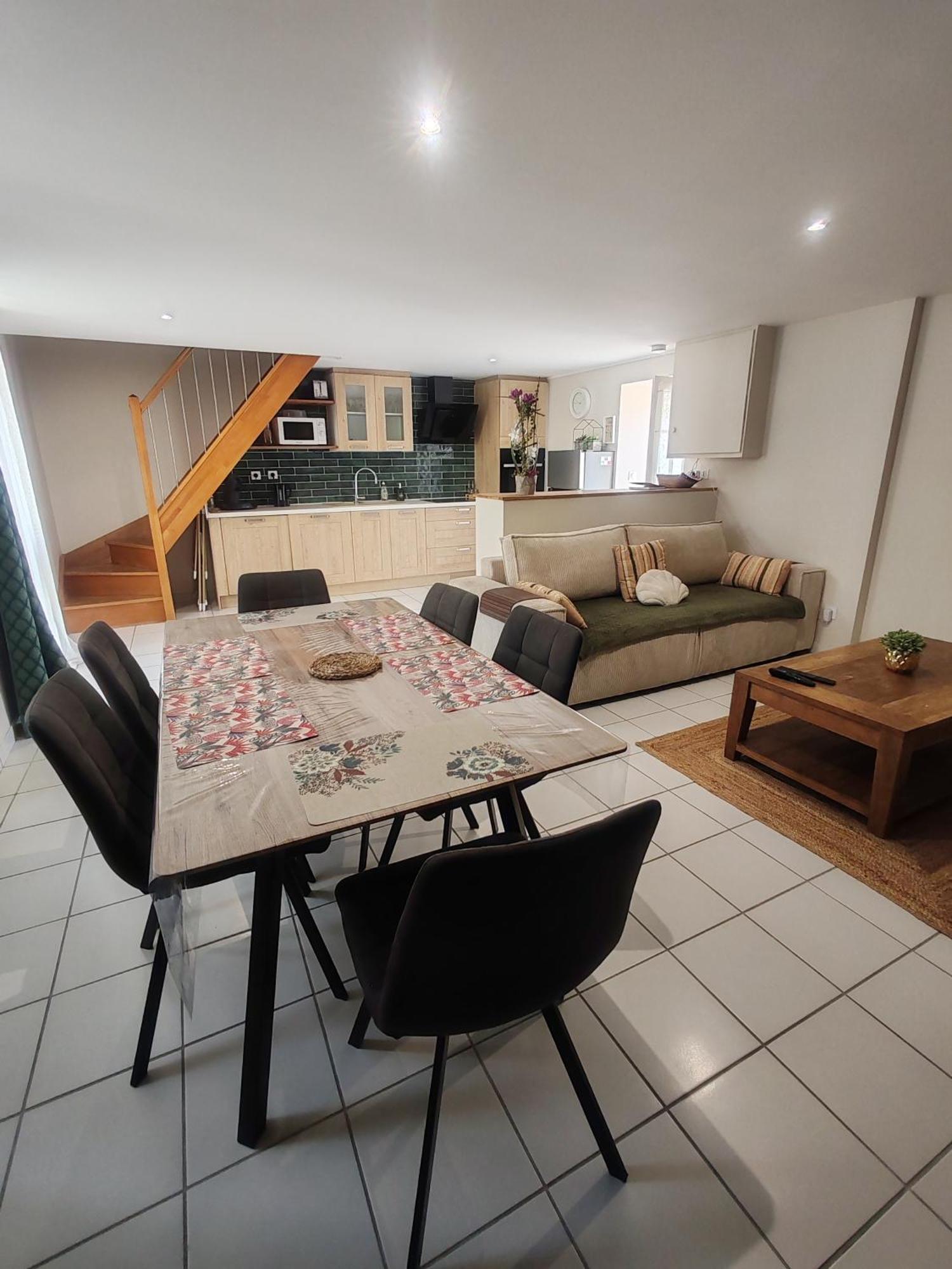 Jolie Maison Au 34 Centre-Ville アングレーム エクステリア 写真
